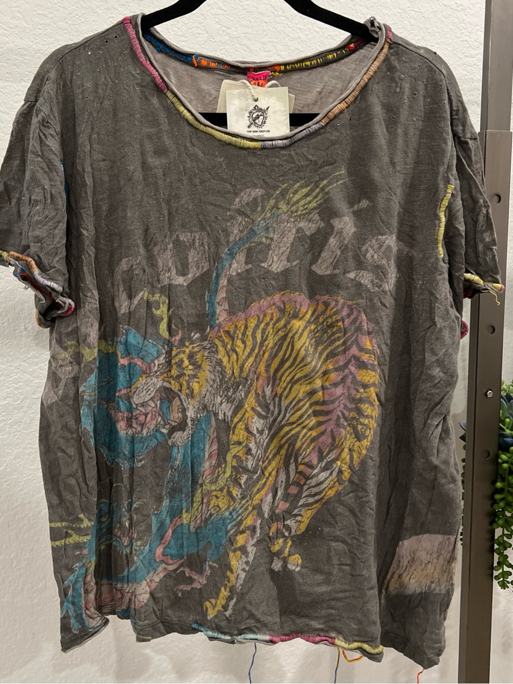Magnolia Pearl Arcoiris Dragon Tiger Tee (item D5)